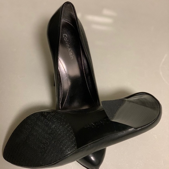 Calvin Klein Elita mini platform pumps - Picture 5 of 5
